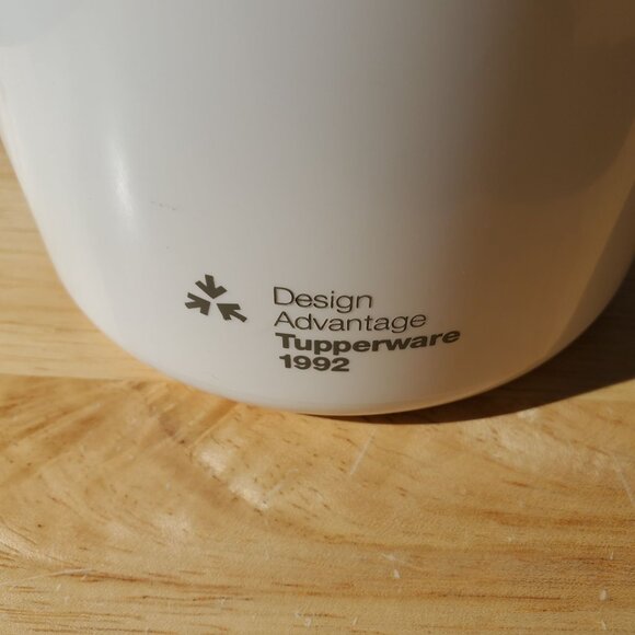 Vintage Tupperware Design Advantage 1992 White & Blue Storage Container with Lid - Picture 2 of 9